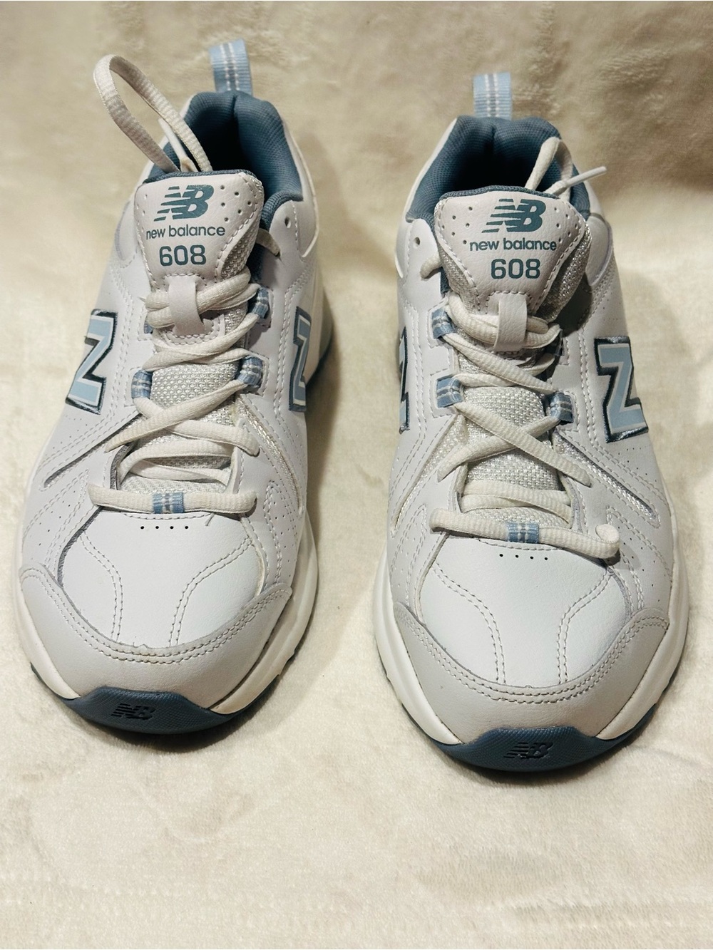 New Balance 608 V5 Womens Size 8D White Blue Athletic Running Shoes Sneakers